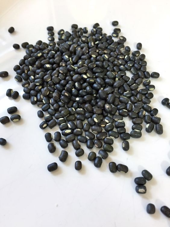 Organic Black Urad Dal Whole (उरद साबुत)